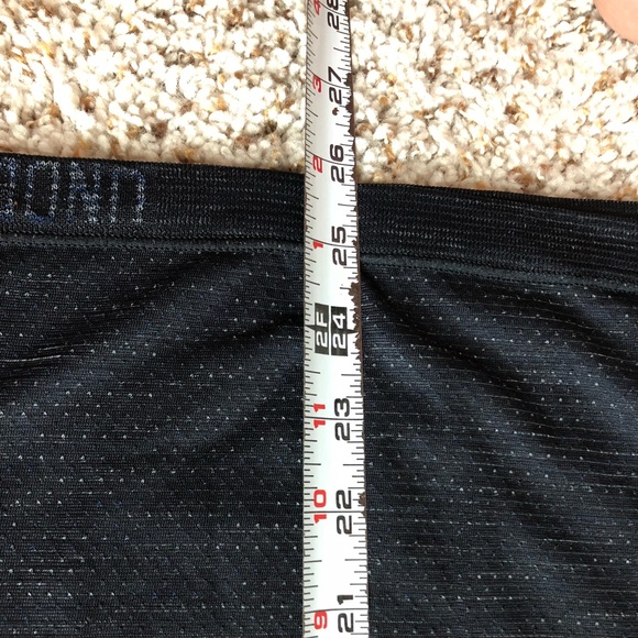 ‼️SOLD‼️Women’s long sleeve Under Armour Shirt - Picture 8 of 8